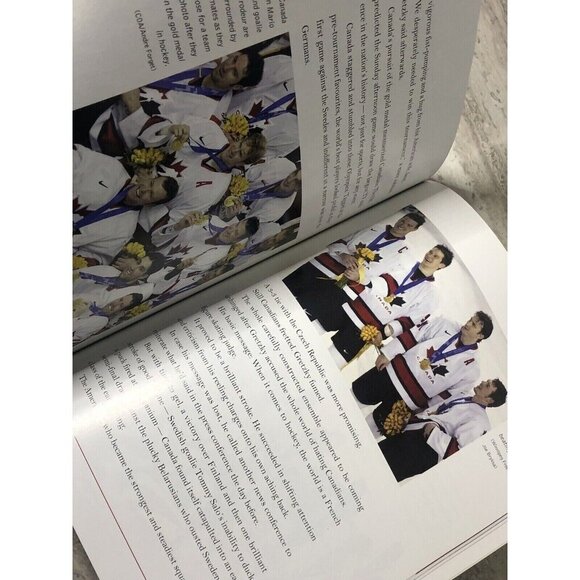 Canada Gold: Canadian Men & Women Hockey Champions! 2002 Book By Steven Proctor - Picture 4 of 4